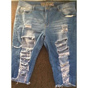 Distressed Jean Capri